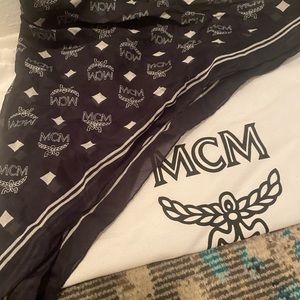 MCM scarf